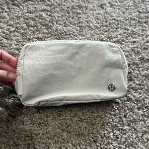 Lululemon Belt Bag Bone